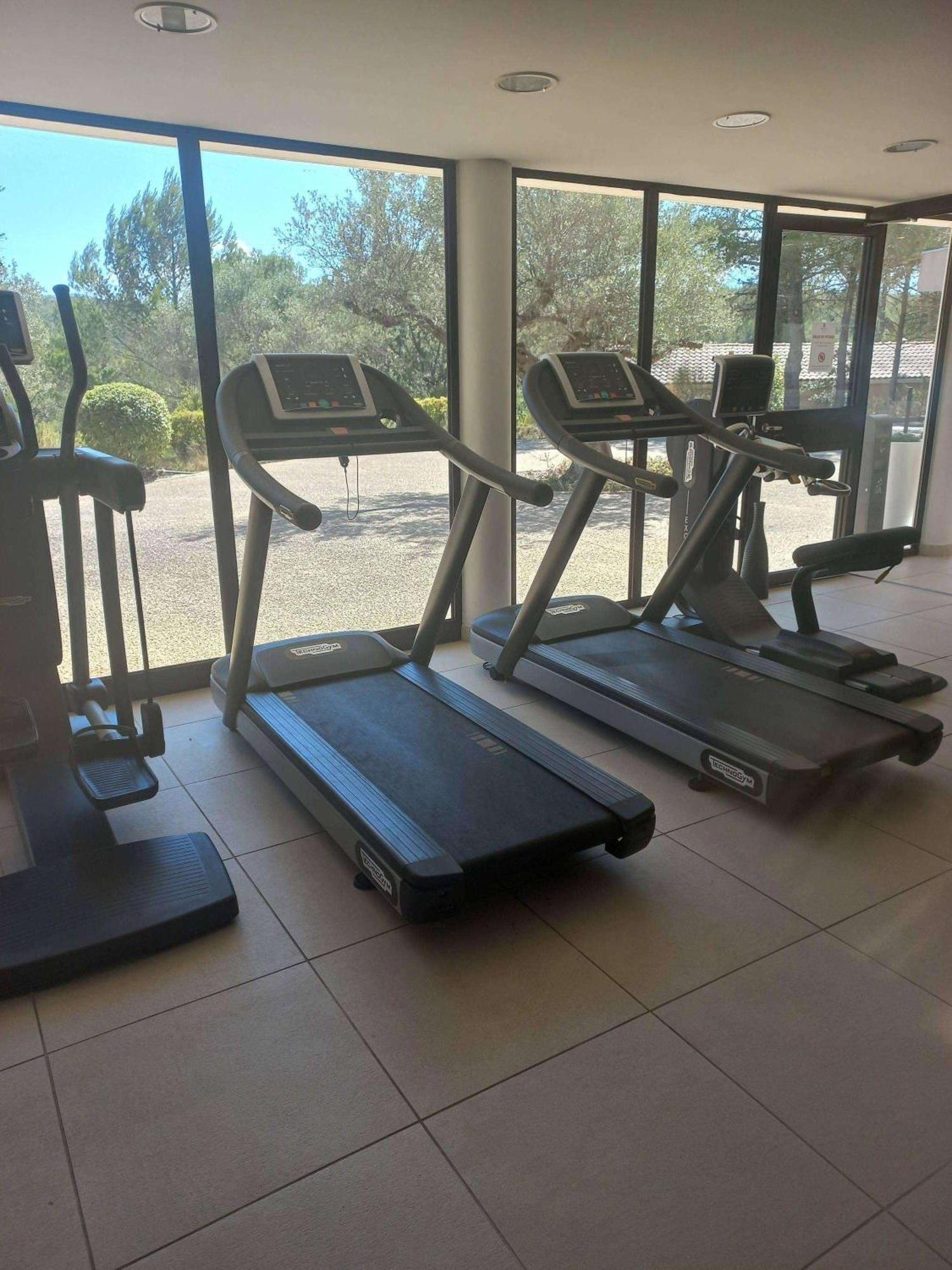 Mercure Brignoles Golf De Barbaroux & Spa מראה חיצוני תמונה
