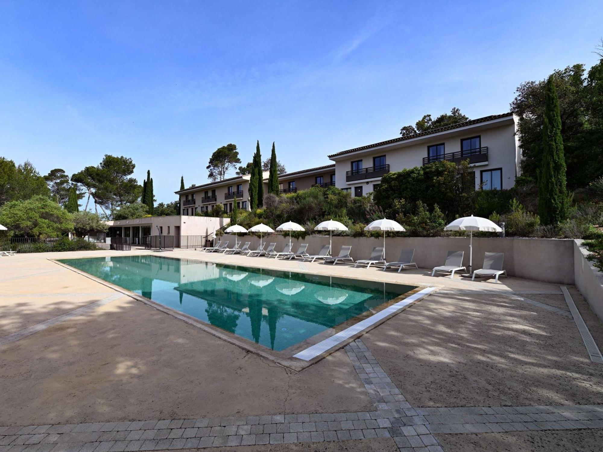 Mercure Brignoles Golf De Barbaroux & Spa מראה חיצוני תמונה