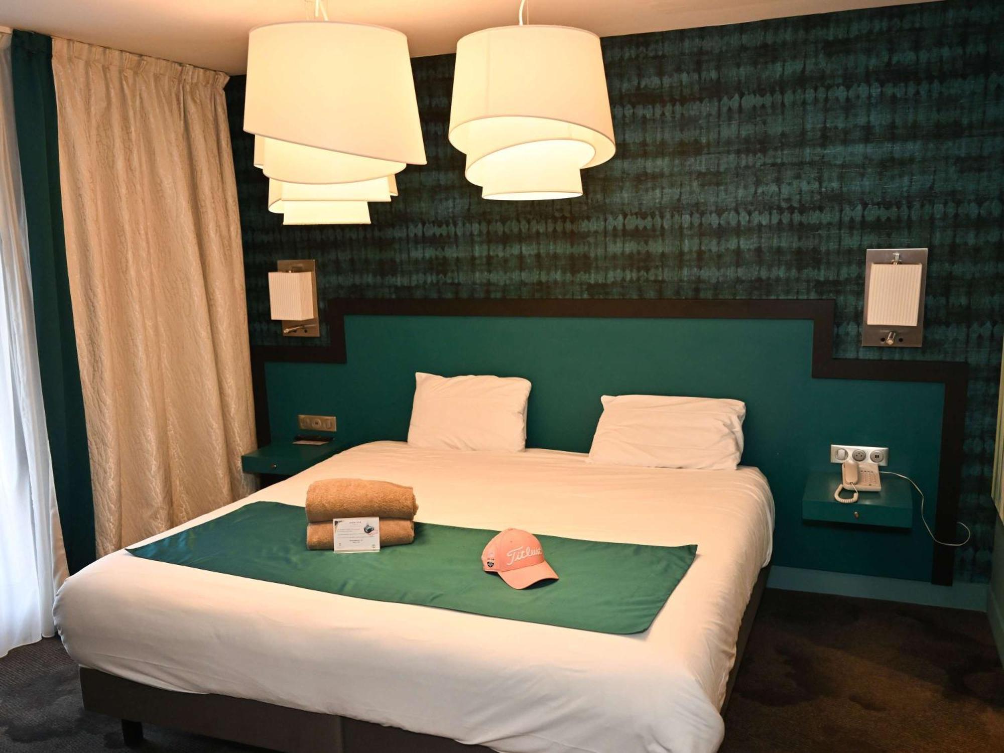 Mercure Brignoles Golf De Barbaroux & Spa מראה חיצוני תמונה