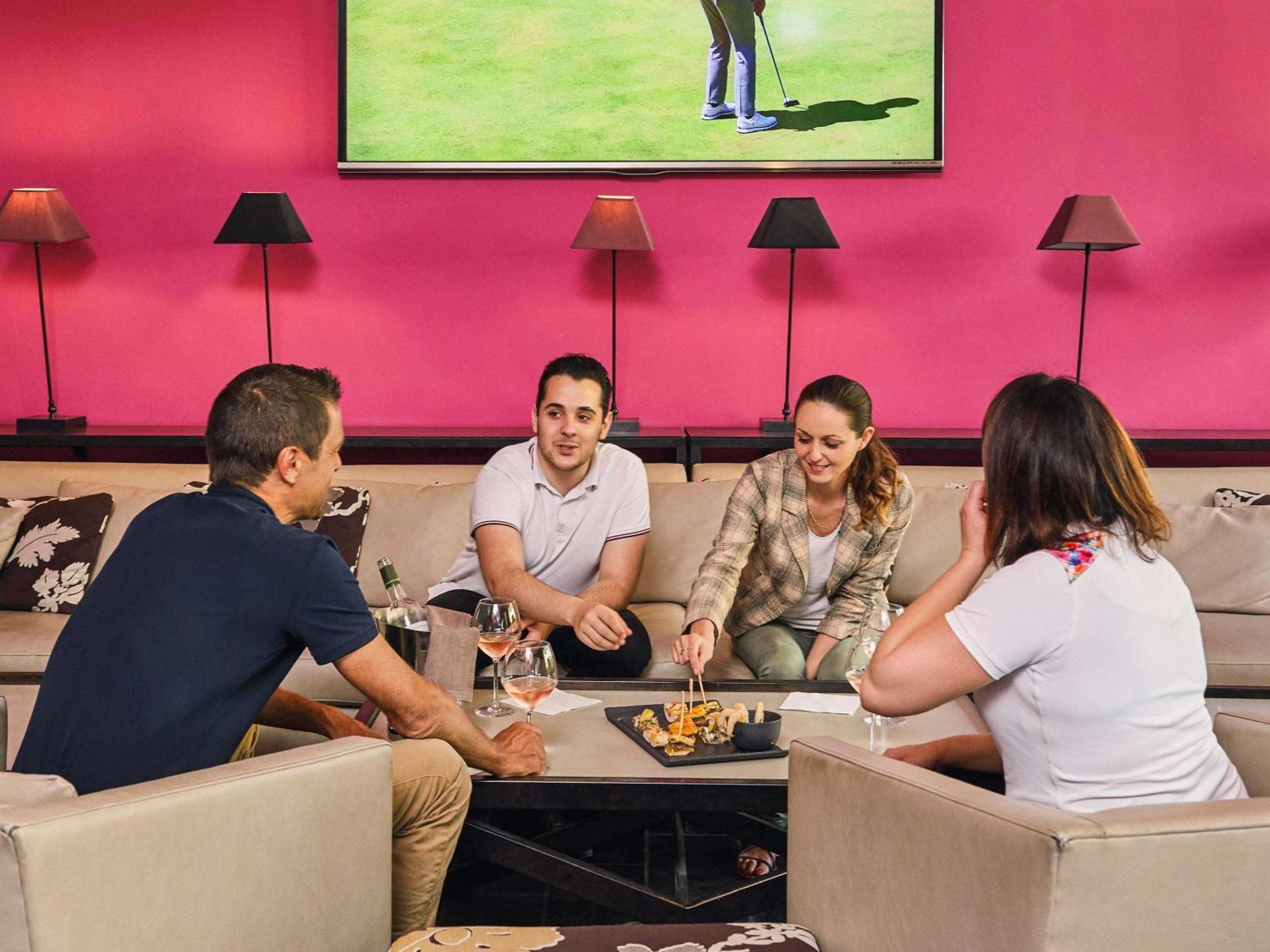 Mercure Brignoles Golf De Barbaroux & Spa מראה חיצוני תמונה
