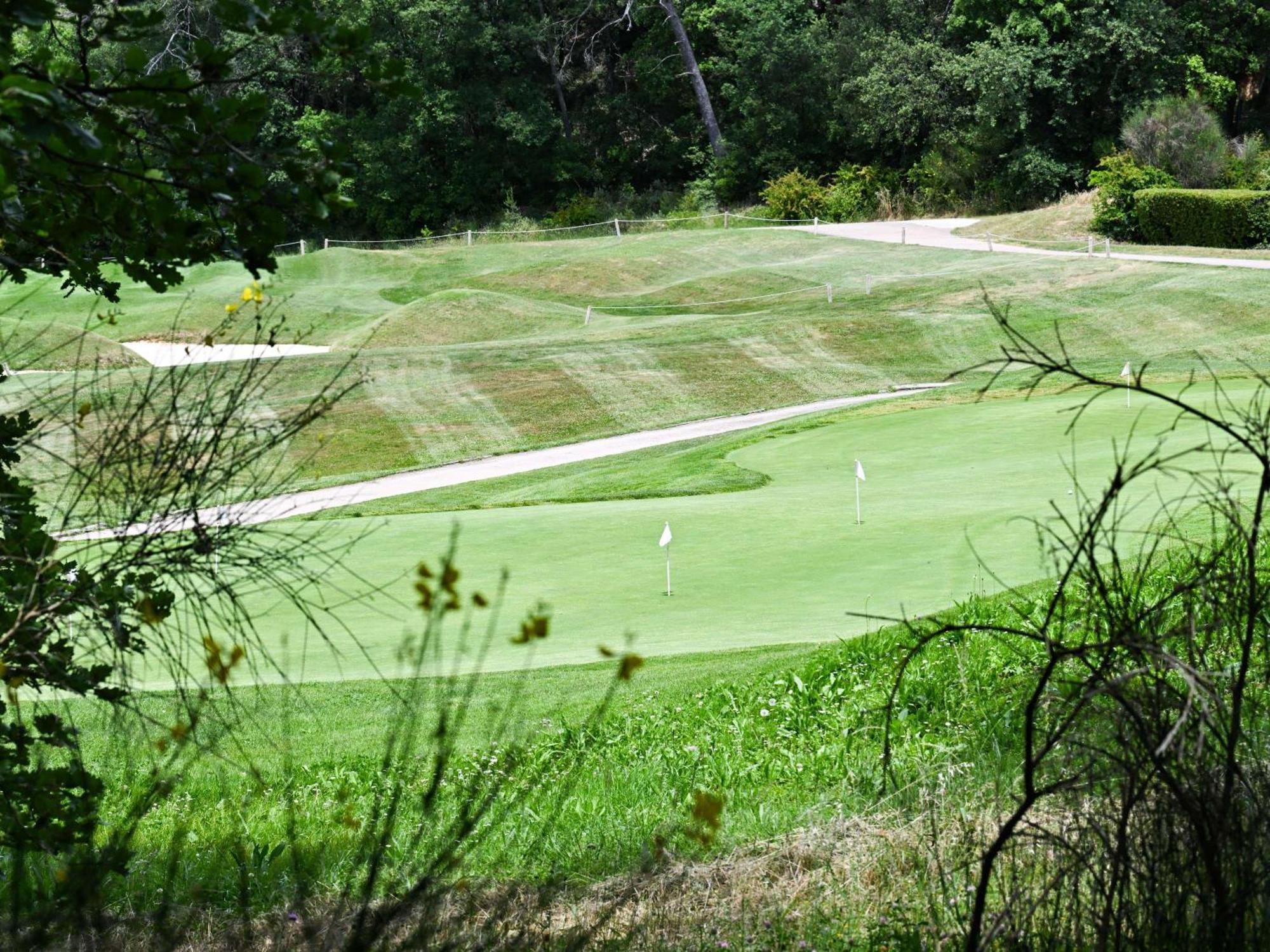 Mercure Brignoles Golf De Barbaroux & Spa מראה חיצוני תמונה