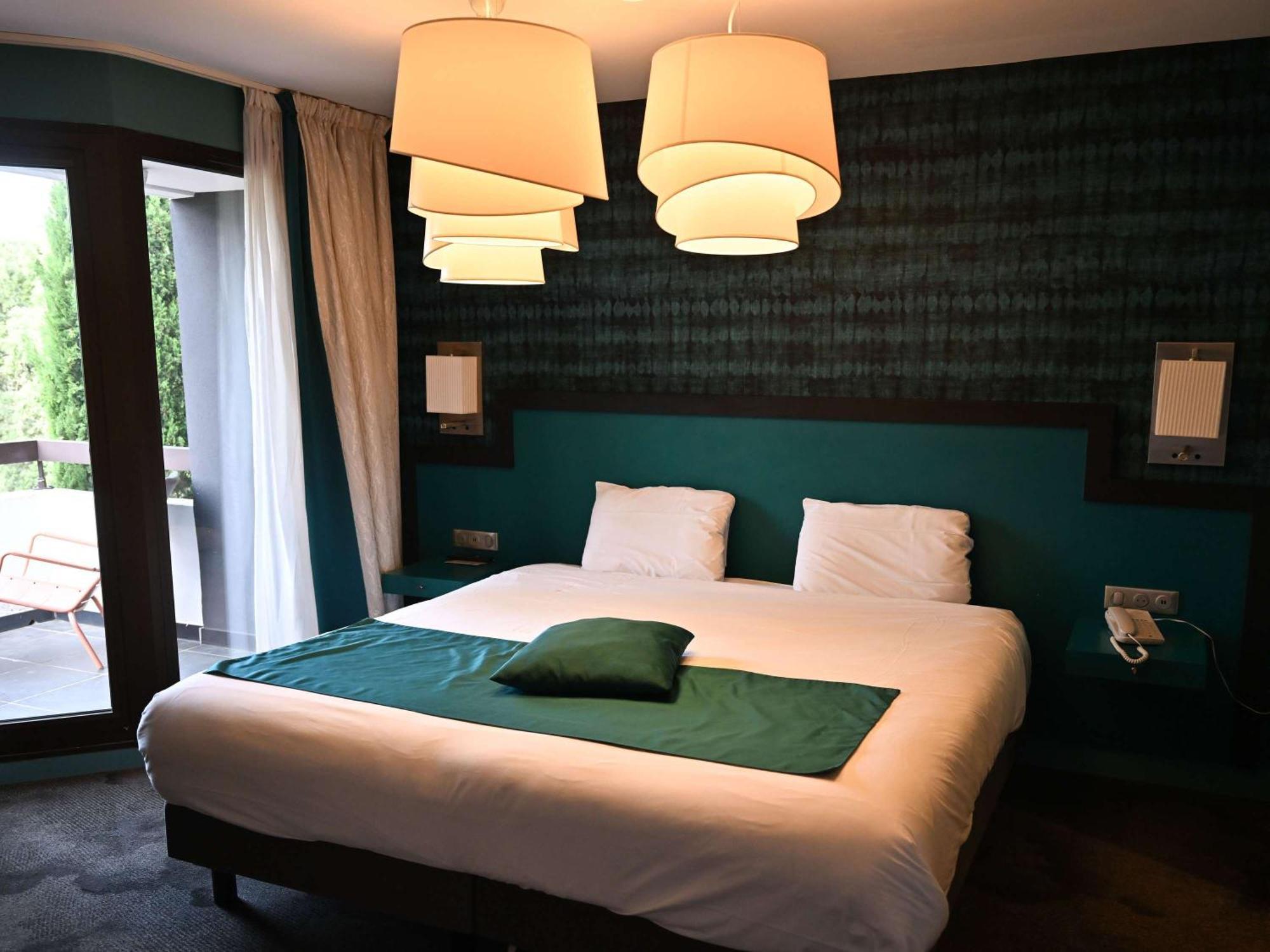 Mercure Brignoles Golf De Barbaroux & Spa מראה חיצוני תמונה