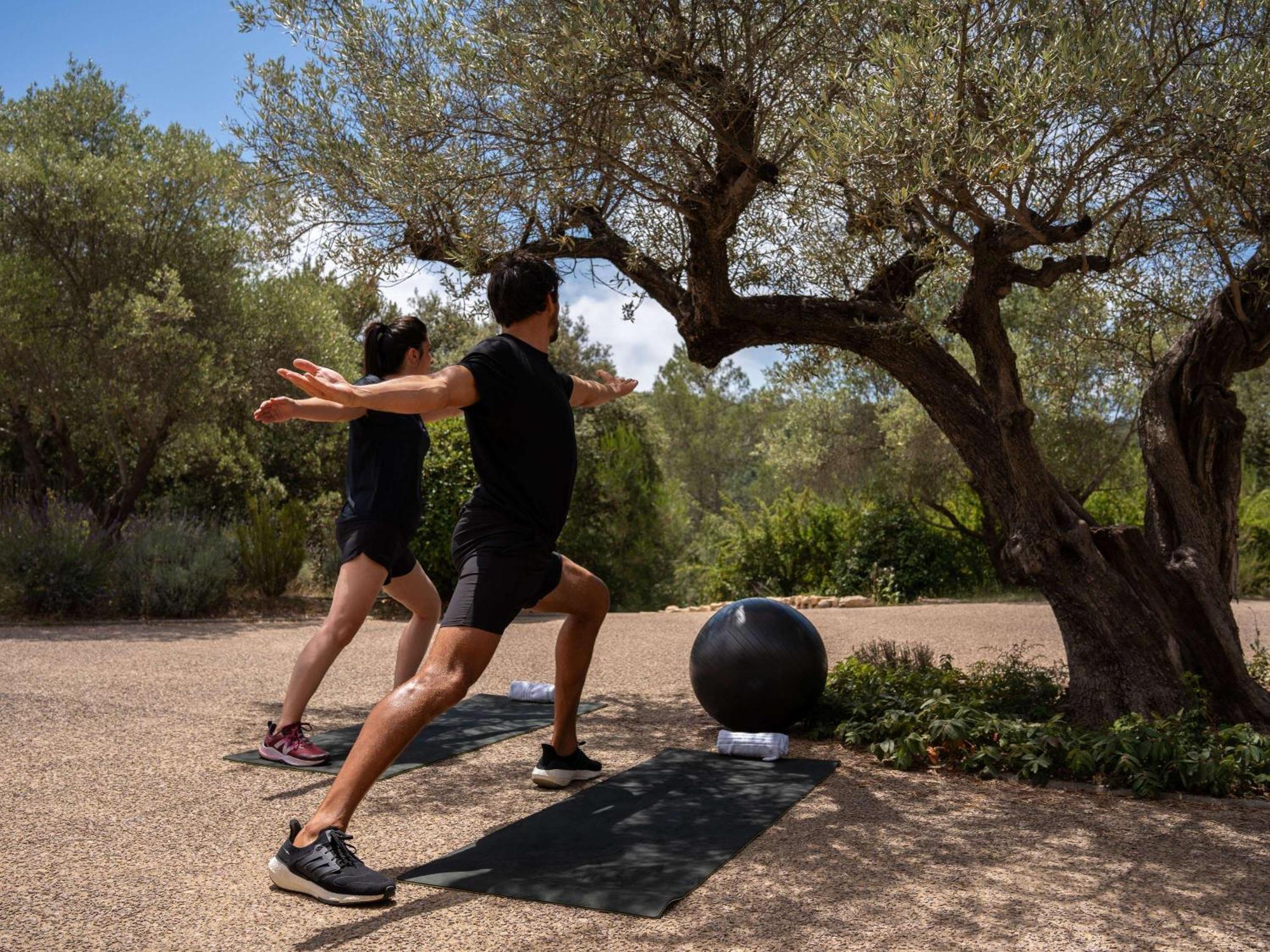 Mercure Brignoles Golf De Barbaroux & Spa מראה חיצוני תמונה